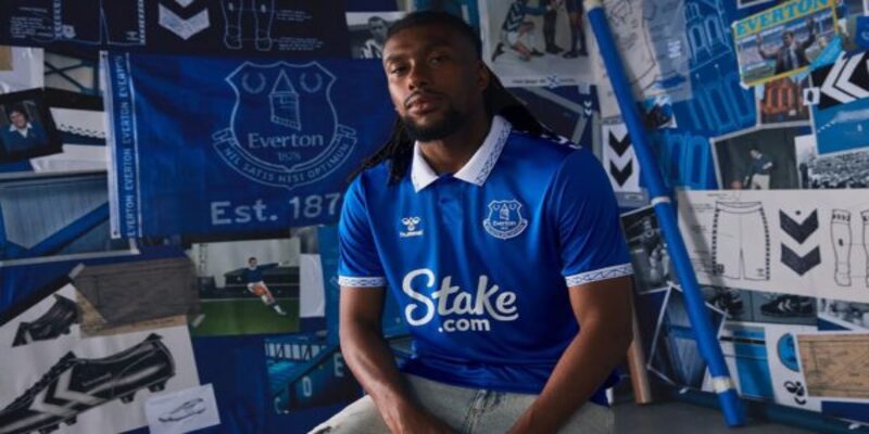 Tiểu sử Và Lịch Thi Đấu Everton Tại Premier League 2024-2025 2 Áo thi đấu sân nhà của câu lạc bộ bóng đá Everton