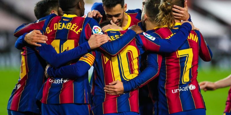 Có nhiều sự lựa chọn thay thế Cancelo tại đội bóng